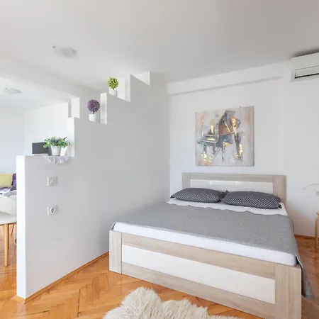 Miandmi * מאקרסקה