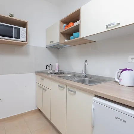 Miandmi * מאקרסקה